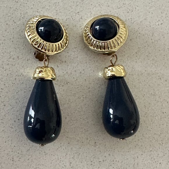 Vintage Reversible Beaded Necklace and Clip-On Earrings Set - Picture 7 of 10